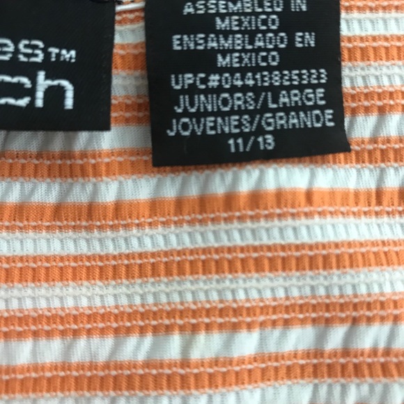 Low scoop neck stretch crop top - Picture 4 of 6